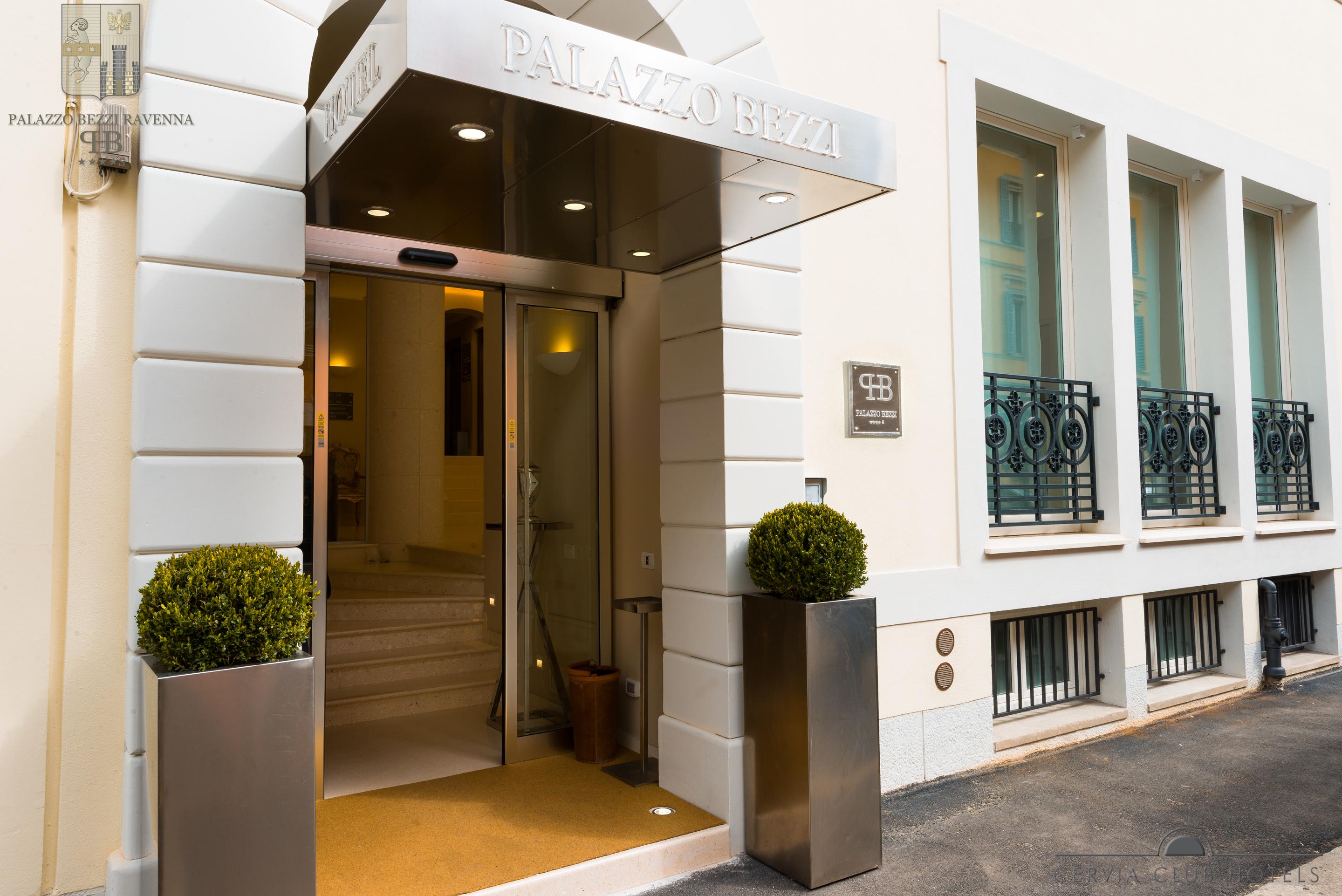 Palazzo Bezzi Hotel Ravenna Bagian luar foto