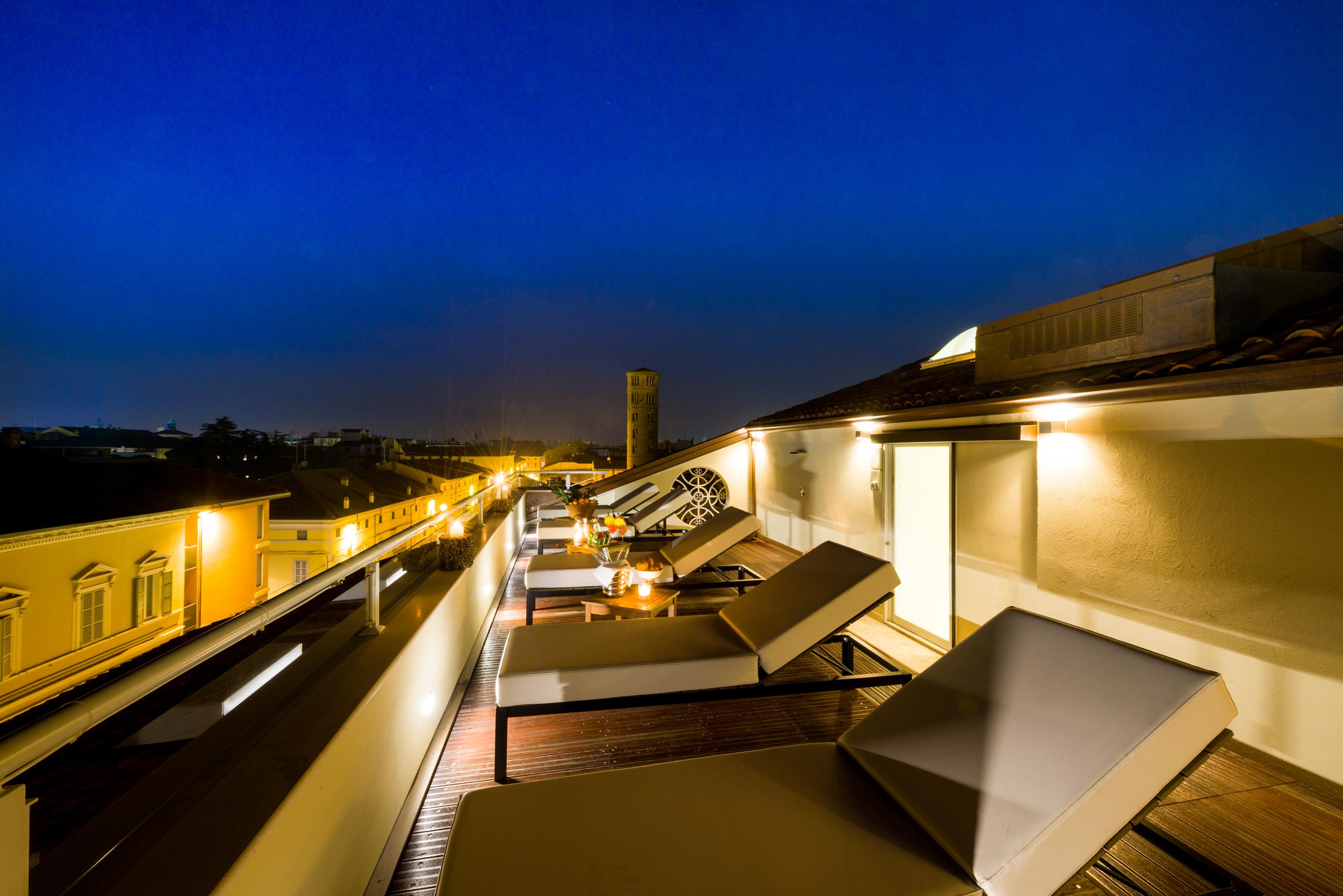 Palazzo Bezzi Hotel Ravenna Bagian luar foto