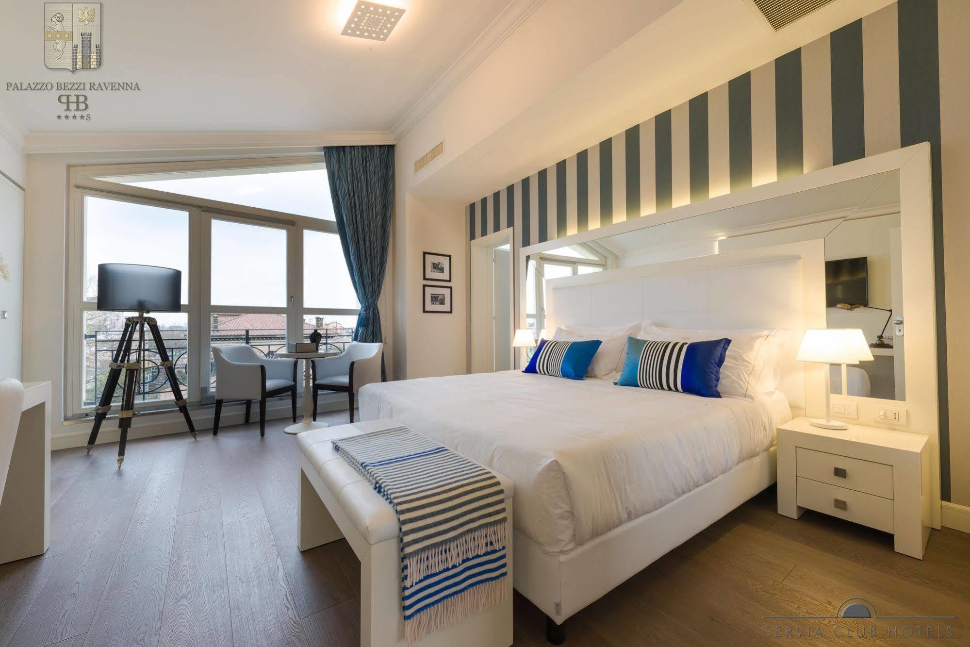 Palazzo Bezzi Hotel Ravenna Bagian luar foto